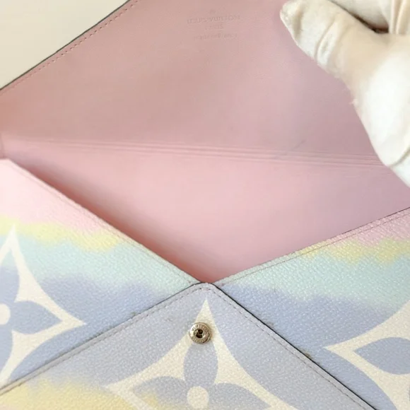 Louis Vuitton Escale Pastel Kirigami Set - Picture 13 of 15